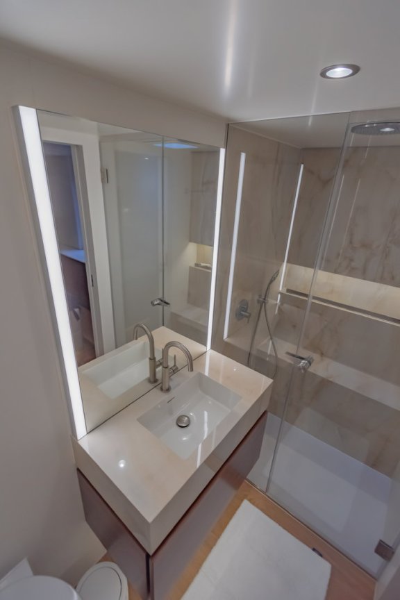 Image of Fantastic Too yacht #32