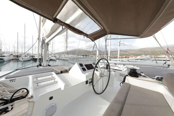 Image of Lydia yacht #10