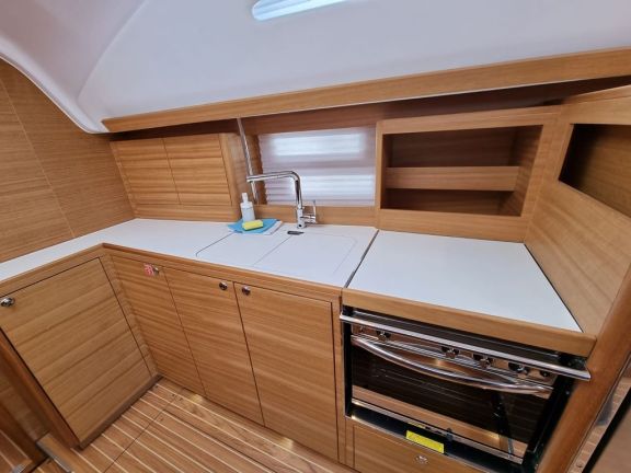 Image of Linea Uno yacht #15