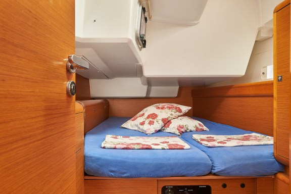 Image of I.Q. yacht #6