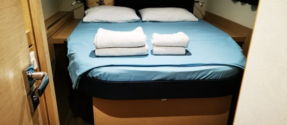 Image of E-Varka yacht #3