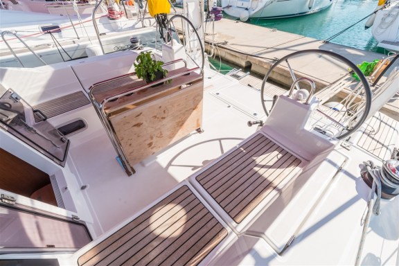 Image of Sparkling yacht #5