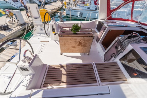 Image of Sparkling yacht #8