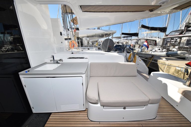 Image of Shadow yacht #11