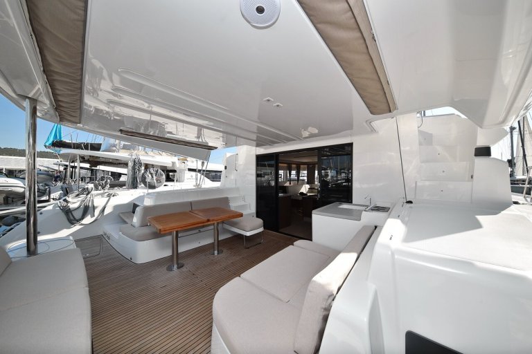 Image of Shadow yacht #12