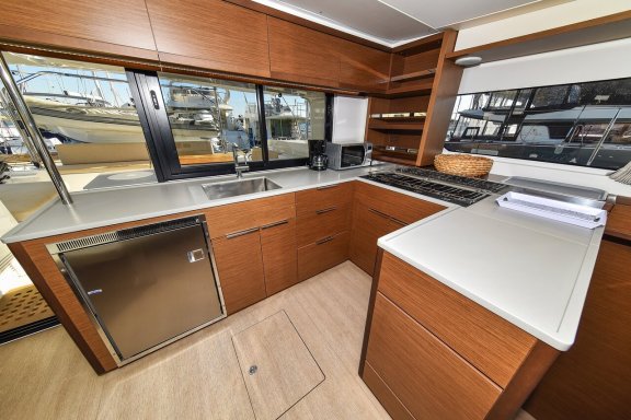 Image of Midlife Crisis yacht #19