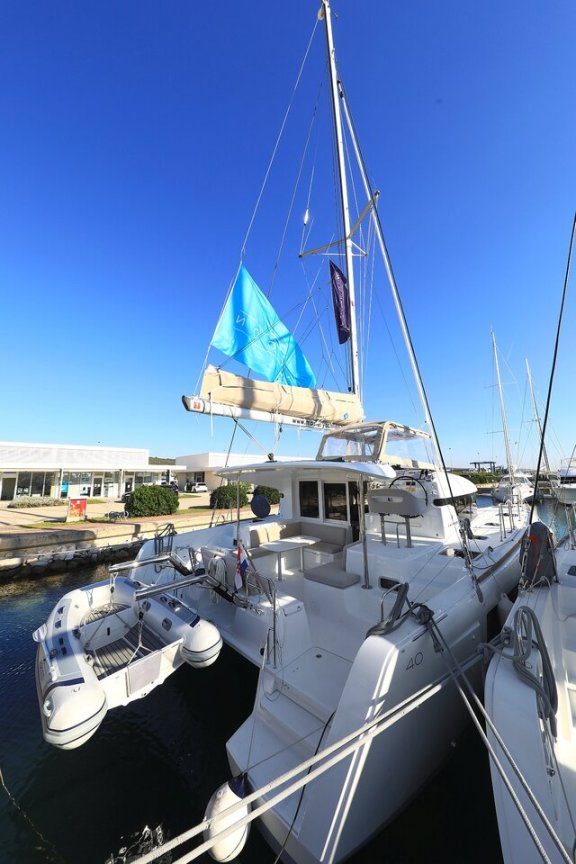 Image of Gimme Kiss yacht #4