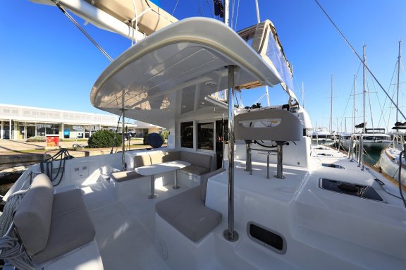 Image of Gimme Kiss yacht #6
