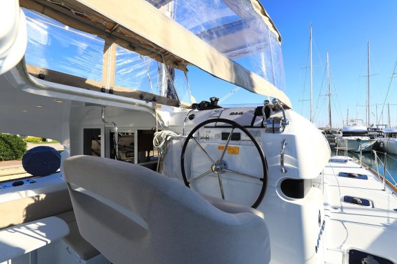 Image of Gimme Kiss yacht #14