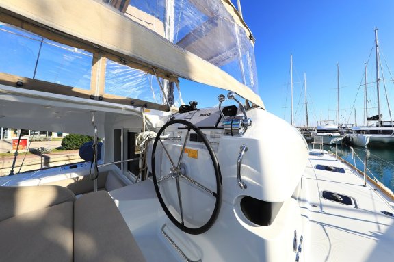 Image of Gimme Kiss yacht #15