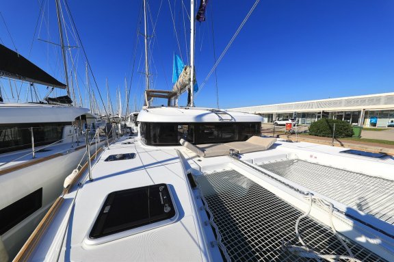 Image of Gimme Kiss yacht #17
