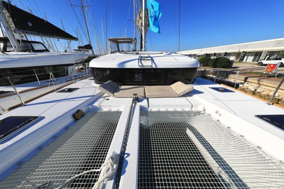 Image of Gimme Kiss yacht #18