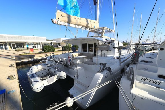Image of Gimme Kiss yacht #3