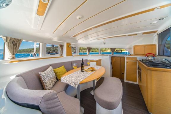 Image of Queen Mia yacht #7