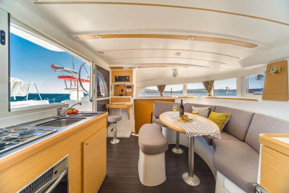 Image of Queen Mia yacht #6