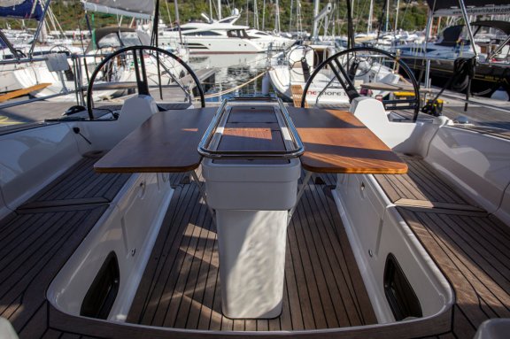 Image of Tightrope yacht #10