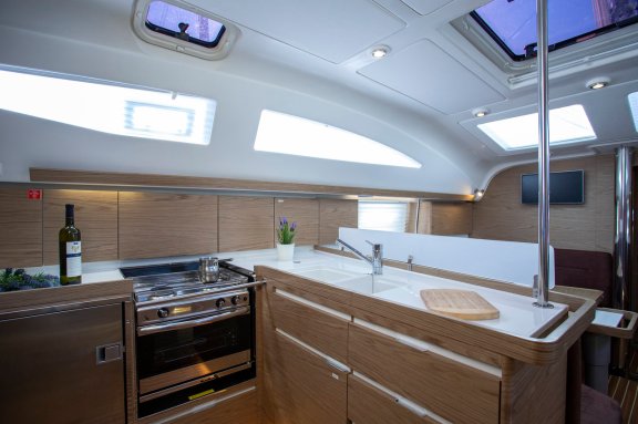 Image of Tightrope yacht #17