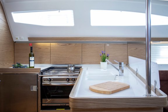 Image of Tightrope yacht #19