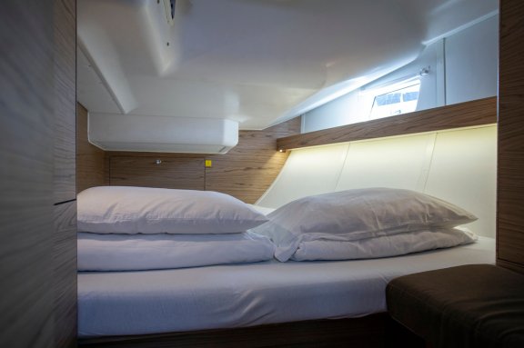 Image of Tightrope yacht #25