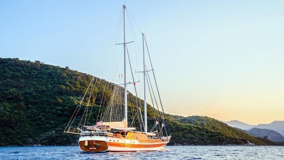 Image of Wicked Felina yacht #2