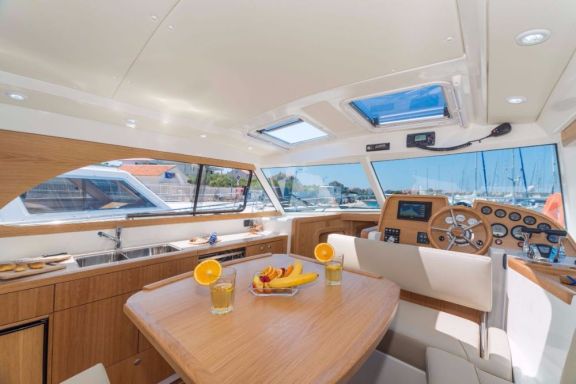 Image of Mira yacht #14