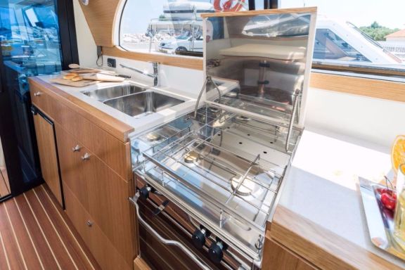 Image of Mira yacht #15