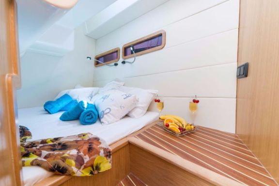 Image of Mira yacht #27