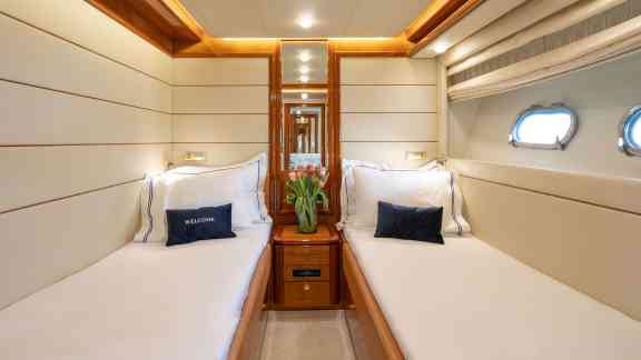 Image of Estia YI yacht #6
