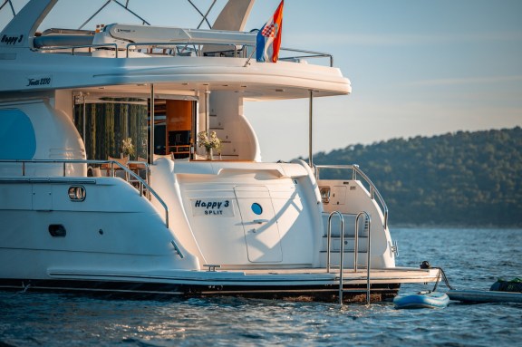 Image of Happy3 yacht #5