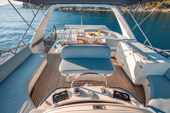 Image of Happy3 yacht #8