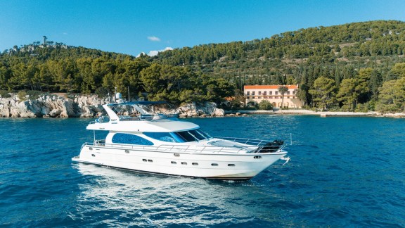 Image of Happy3 yacht #2