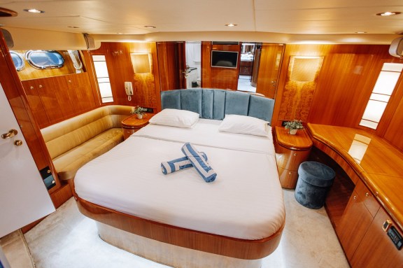 Image of Happy3 yacht #22