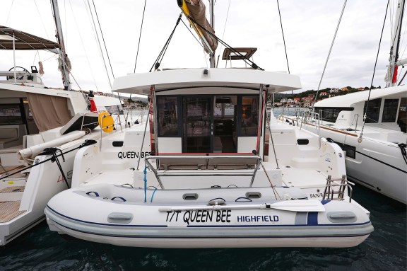 Image of Queen Bee yacht #3