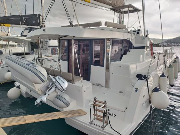 Image of Queen Bee yacht #5