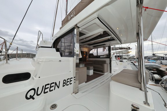 Image of Queen Bee yacht #6