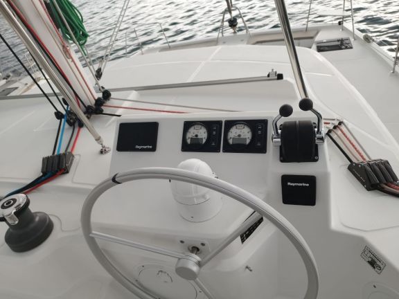 Image of Queen Bee yacht #7