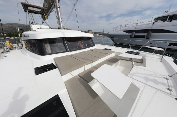 Image of Queen Bee yacht #12