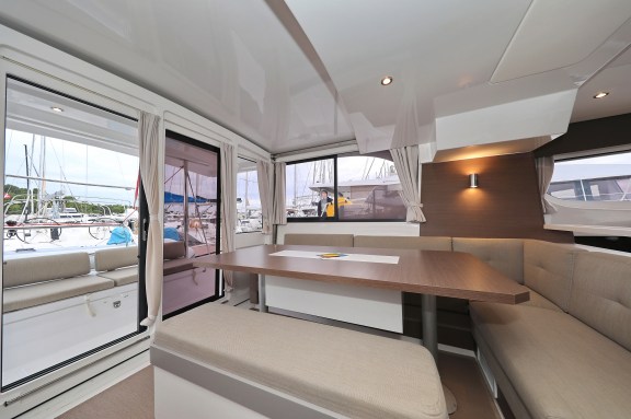 Image of Queen Bee yacht #16