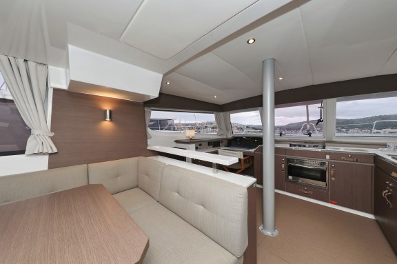 Image of Queen Bee yacht #18