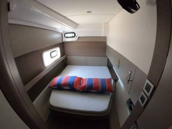 Image of Queen Bee yacht #24