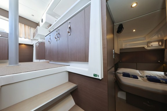 Image of Queen Bee yacht #32