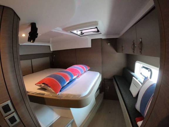 Image of Queen Bee yacht #23