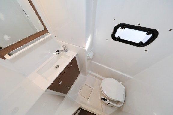 Image of Queen Bee yacht #36