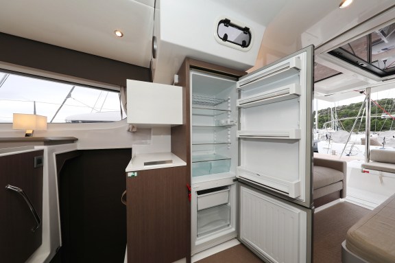 Image of Queen Bee yacht #43