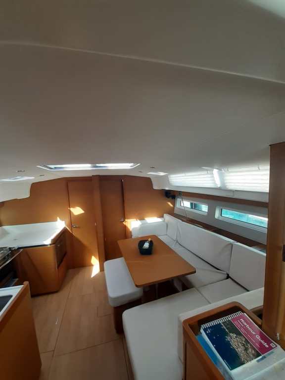 Image of White Pearl yacht #13