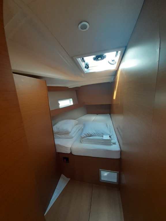 Image of White Pearl yacht #16