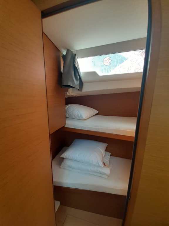 Image of White Pearl yacht #18