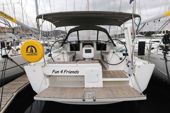 Image of Fun 4 Friends yacht #3