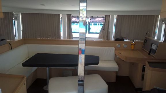 Image of Aeolian Breeze yacht #12