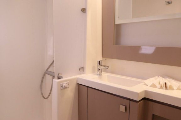 Image of Serenata yacht #22